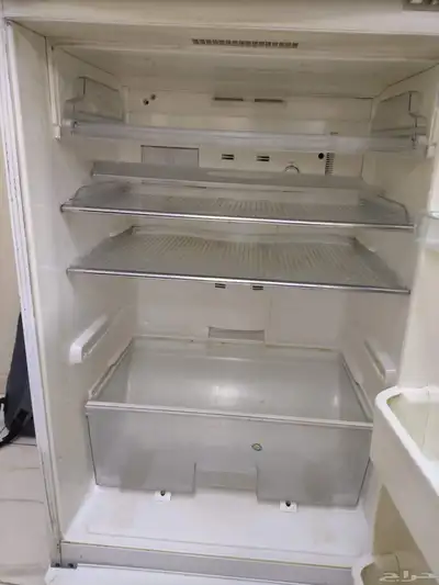 ثلاجة شارب نظيفة للبيع 3