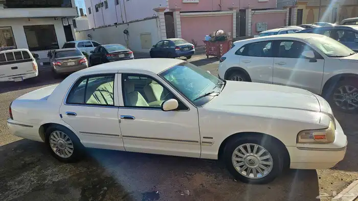 للبيع فورد قراند ماركيز 2010 0
