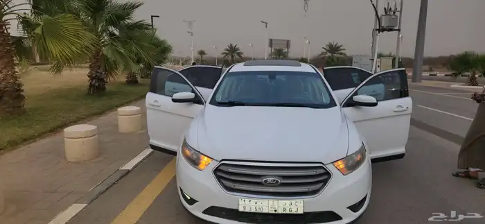 فورد تورس 2013 فل كامل نظيفة 3
