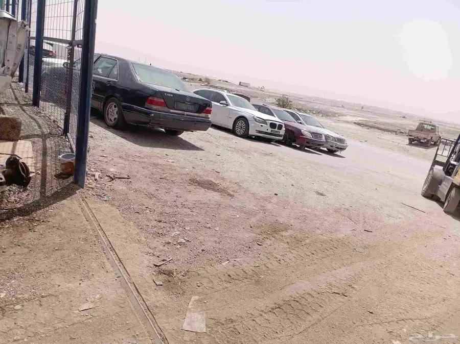يوجد لدينا جميع انواع قطع غيار مرسيدس تشليح بي ام دبليوه 1