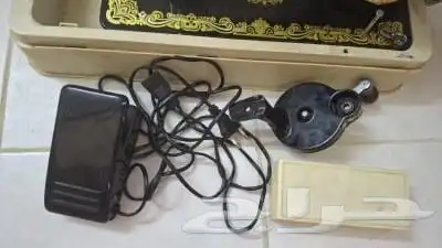 مكينه خياطه نظيفه بكل ادواتها ..وعلى الشرط 1