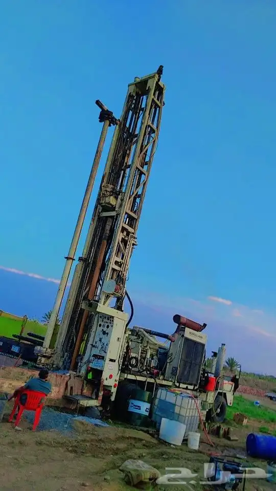 حفار آبار ارتوازية 2