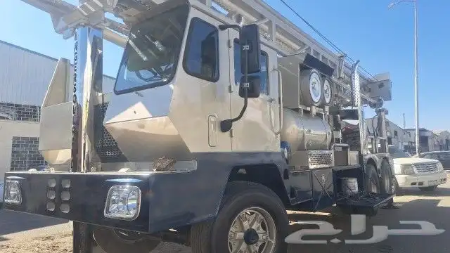 حفار آبار ارتوازية 0