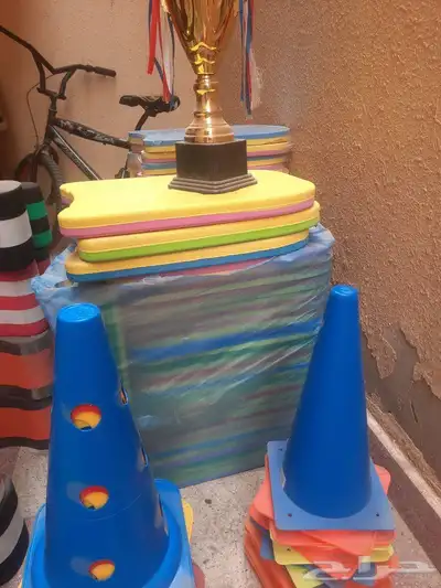 ادوات كره قدم وادوات سباحه للبيع 3