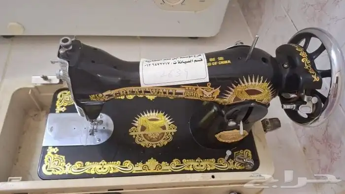 مكينه خياطه نظيفه بكل ادواتها ..وعلى الشرط 5
