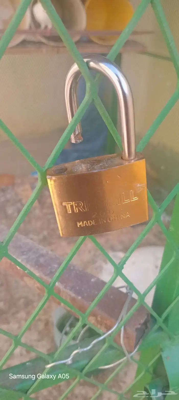 شبك للبيع شبك مع ضبه متر 2 2 0
