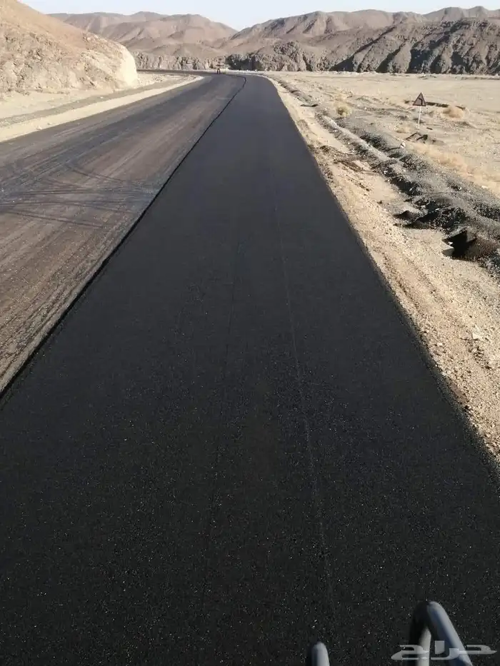 معدات اسفلت للايجار واعمال الاسفلت 1
