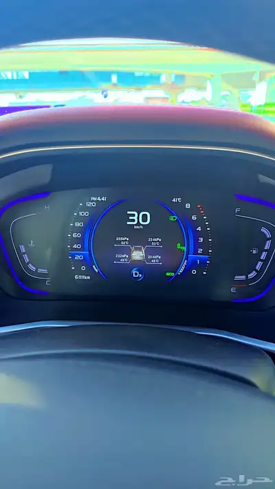 جيلي كولراى 2023 9