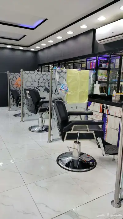 عدد 6كراسي حلاقه مع المرايا والارفف 0