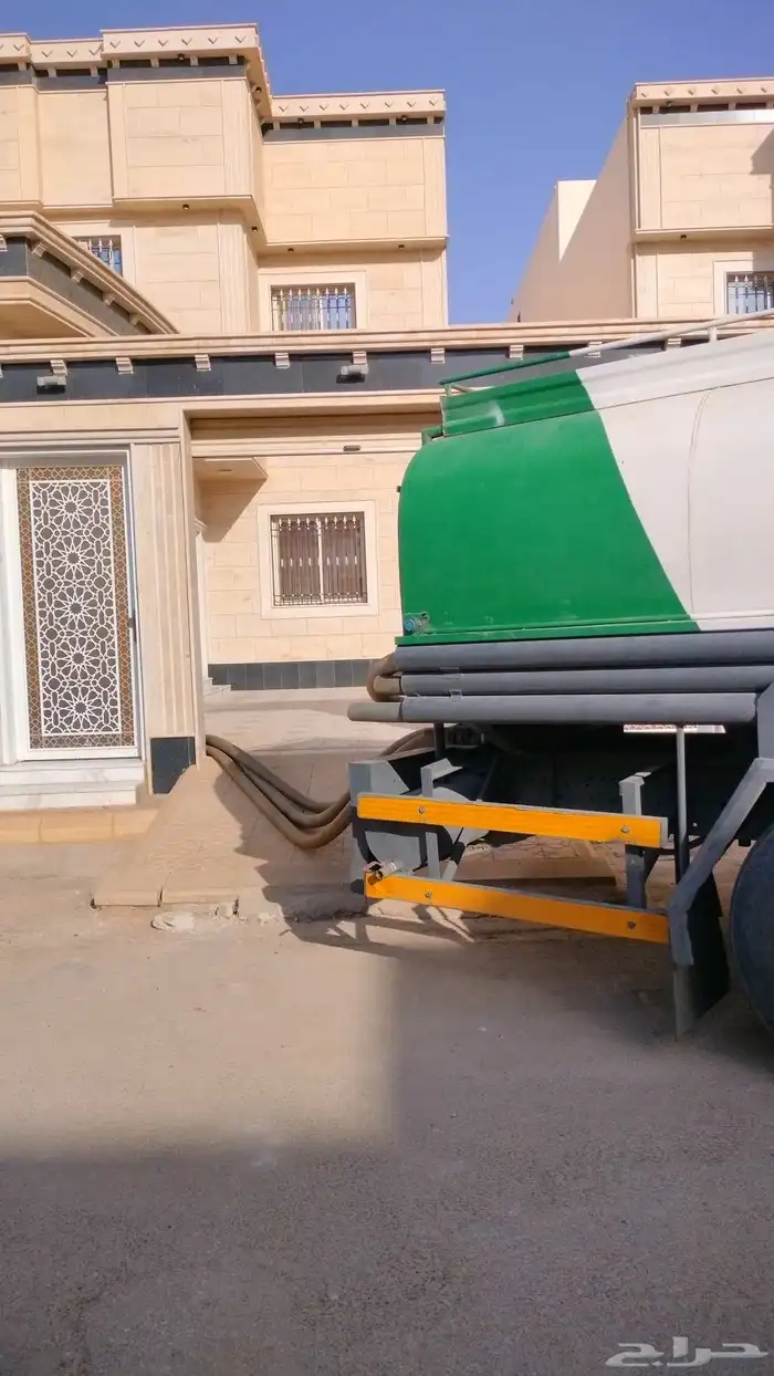 White water from AlBreida 4