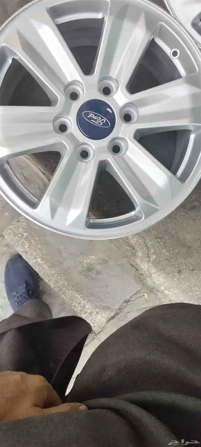 الجنوط F150 أصلي وكاله مقاس 17 4
