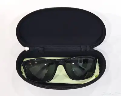 نظارة شمسية رجالية من كاريرا 0