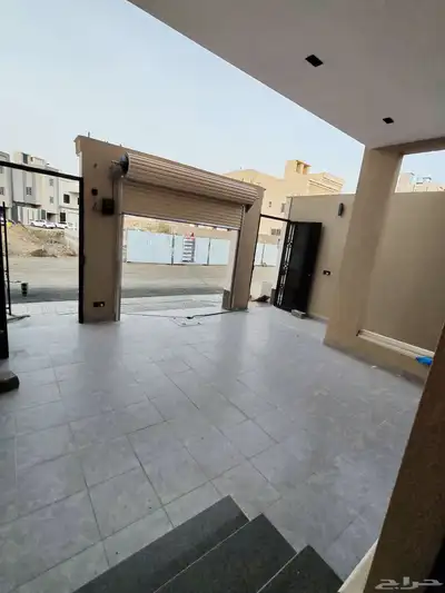 للبيع بحي اليرموك خميس مشيط روف درج خارجي تشطيب مودرن 5