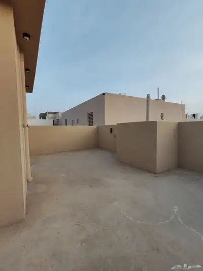 للبيع بحي اليرموك خميس مشيط روف درج خارجي تشطيب مودرن 23