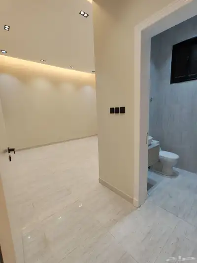 للبيع بحي اليرموك خميس مشيط روف درج خارجي تشطيب مودرن 14