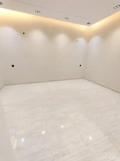 للبيع بحي اليرموك خميس مشيط روف درج خارجي تشطيب مودرن 6