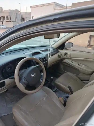 Nissan Sunny 4