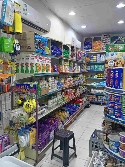 بقالة لبيع المواد الغذائيه للتقبيل 8