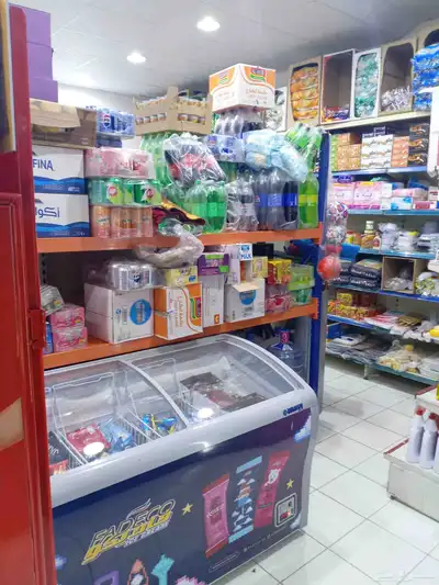 بقالة لبيع المواد الغذائيه للتقبيل 11
