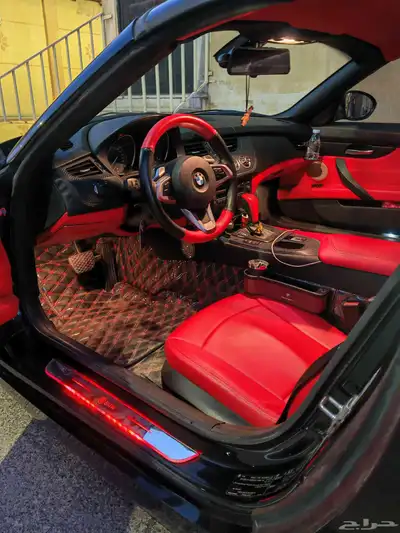 BMW Z4 sDrive 30i Dubai plate number 4