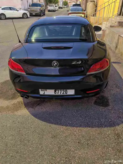 BMW Z4 sDrive 30i Dubai plate number 2