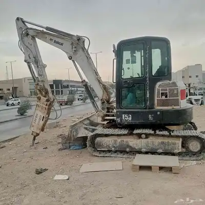 بكلين صغير للايجار حجم خمسه طن بكت ودقاق 1