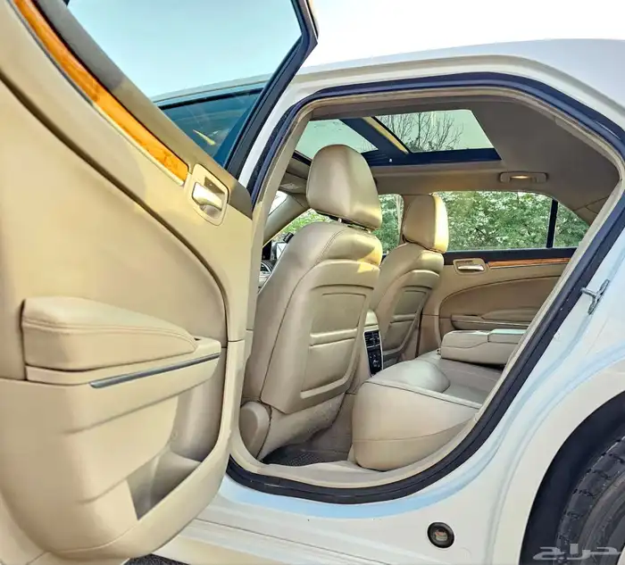 كرايزلر C300 موديل 2014 فل كامل لمتيد 36