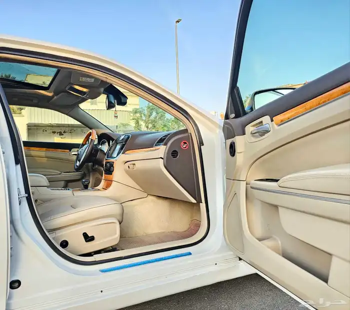 كرايزلر C300 موديل 2014 فل كامل لمتيد 29