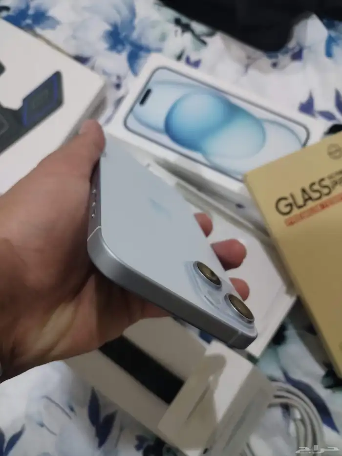 apple watch SE iphone 15 plus 7