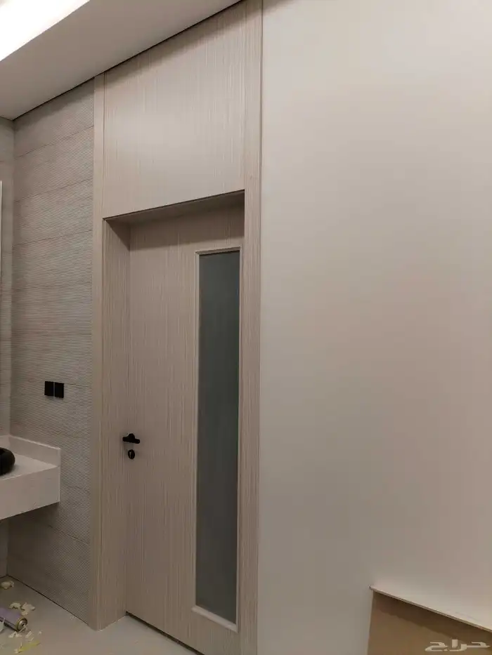 فني تركيب أبواب wpc موجود في الخرج الرياض 1