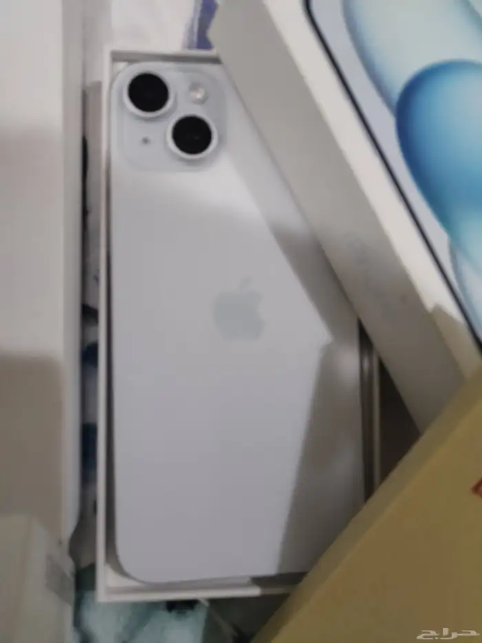 apple watch SE iphone 15 plus 4