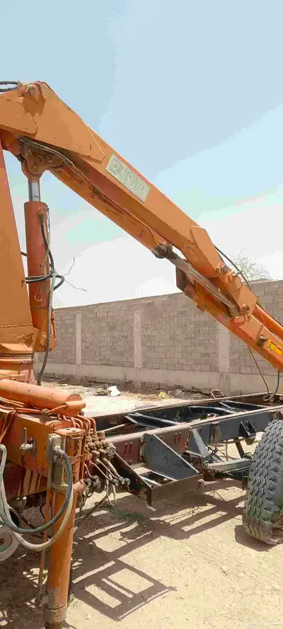 معدات ثقيله للبيع تشليح سطحات مارسيدس 19