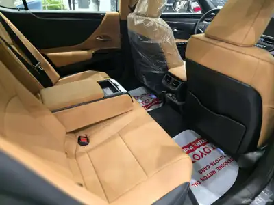 LEXUS ES250AA 2025 4