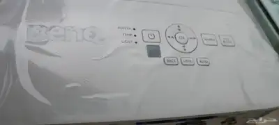 بروجكتر مع اكسسواراته MH560 benq 8