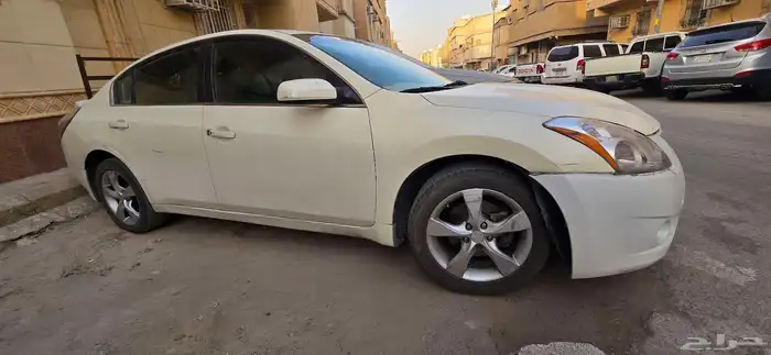 سياره نيسان للبيع الموديل 2010 السياره ما تشكو من شيء مكيف 0