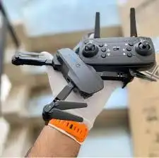 طائرة درون E88 برو تصوير جوي عالي الجودة مدى يصل حتى 5