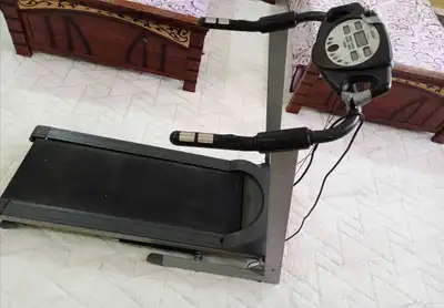 جهاز سير كهربائي مستعمل بحالة ممتازة من شركة u-Mark 2