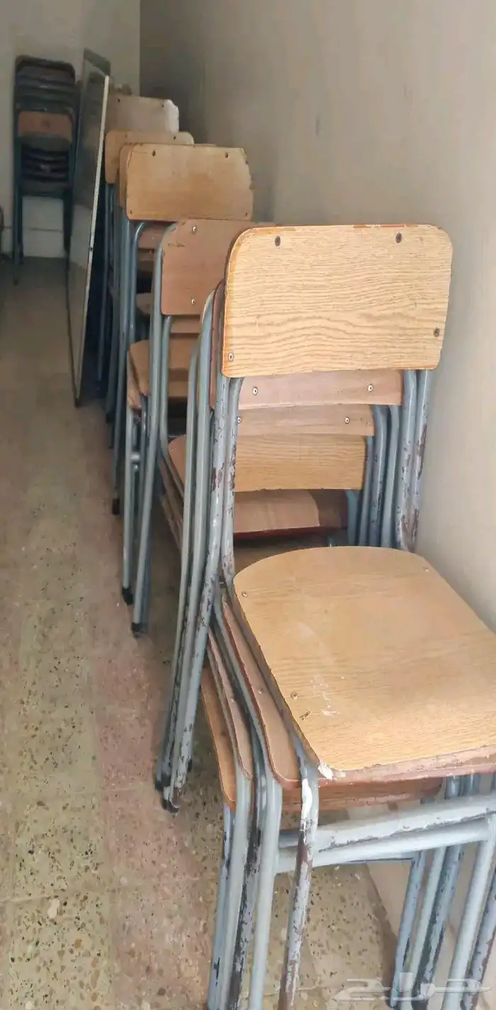 اغراض اكاديميه من كجي الي الاعدايه للبيع بحاله ممتازه كمات 3