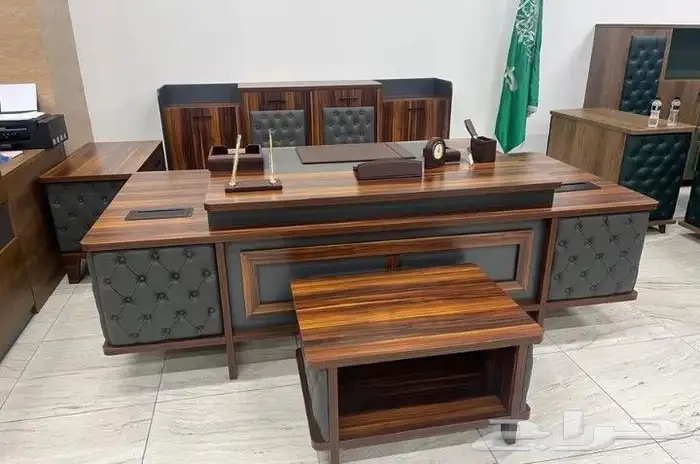 مكتب مودرن متوفر و دولاب و كنب 1