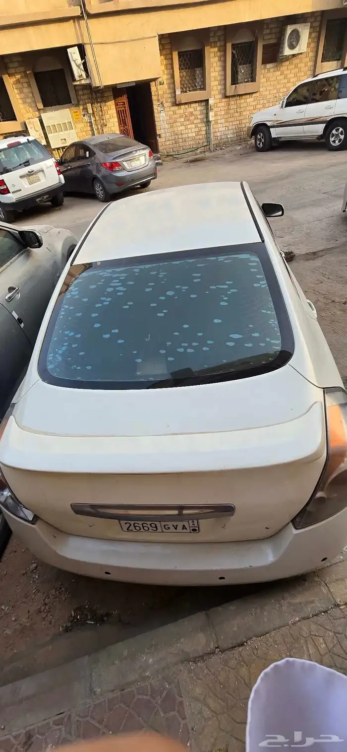 سياره نيسان للبيع الموديل 2010 السياره ما تشكو من شيء مكيف 4