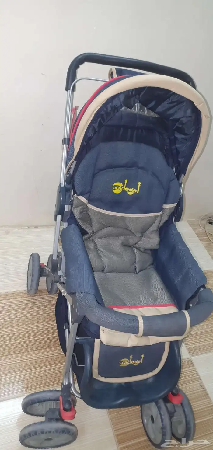 للبيع عربة اطفال 0