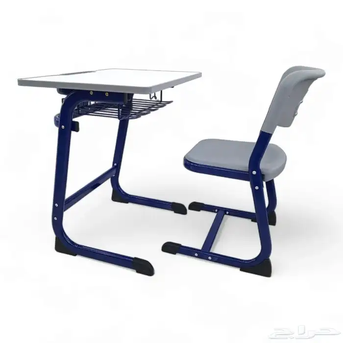 طاولة مدرسيه يوجد كميات 3