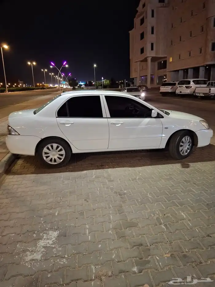لانسر 2011 نظيف 1