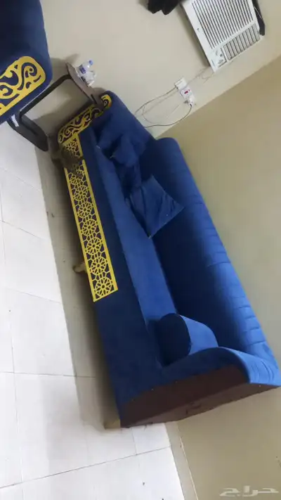فرن ومجلس ضهر مع المكارد والستاره و4كنب مع فرشه وستاره 1