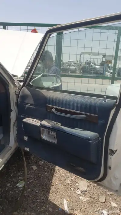 يوجد قطع غيار كابرس موديلات 1990 5