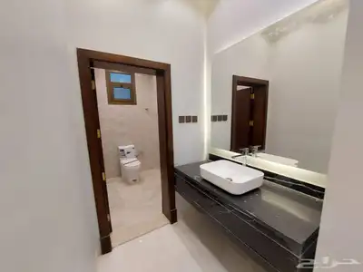 للبيع فله دبلكس دورين وملحق بالخميس حي درة الموسي 20