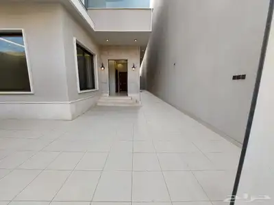 للبيع فله دبلكس دورين وملحق بالخميس حي درة الموسي 2