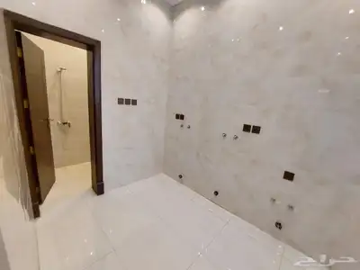 للبيع فله دبلكس دورين وملحق بالخميس حي درة الموسي 23