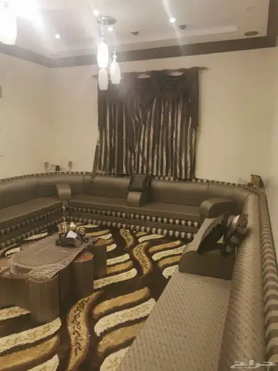 كنب مجلس رجال ونساء مع الفرش والستاير على السوم 1