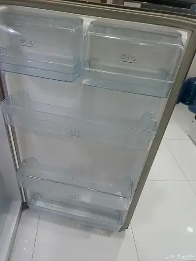 ثلاجه منزليه مستعمله نظيفه والصور موجوده خرب فيها الماطور 4